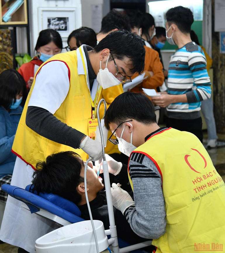 Khám bệnh nhân đạo, cấp thuốc miễn phí cho thanh thiếu niên có hoàn cảnh đặc biệt khó khăn -0