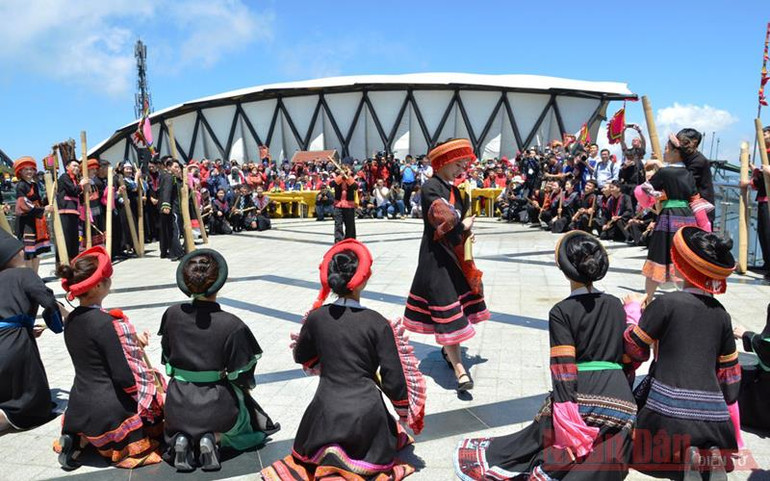 Bài 1: Du lịch nội địa nóng dịp nghỉ lễ và chào hè -0