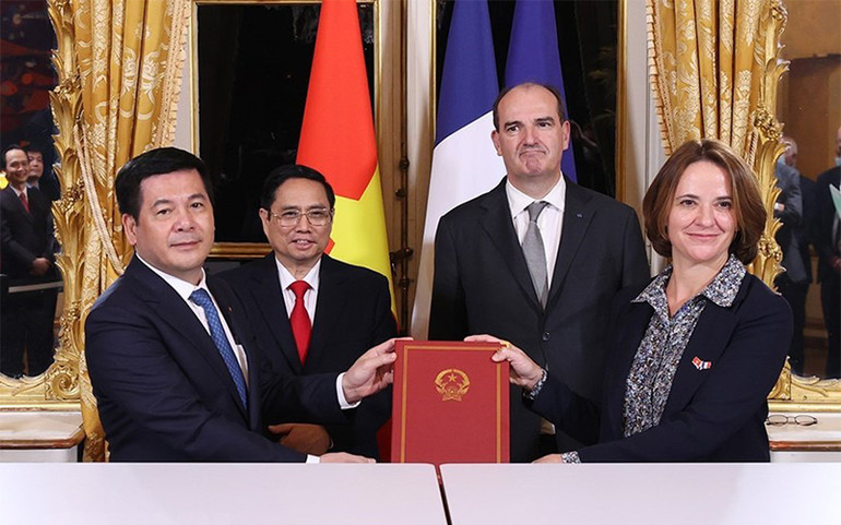 Thủ tướng Việt Nam và Pháp chứng kiến lễ ký các văn kiện hợp tác -0
