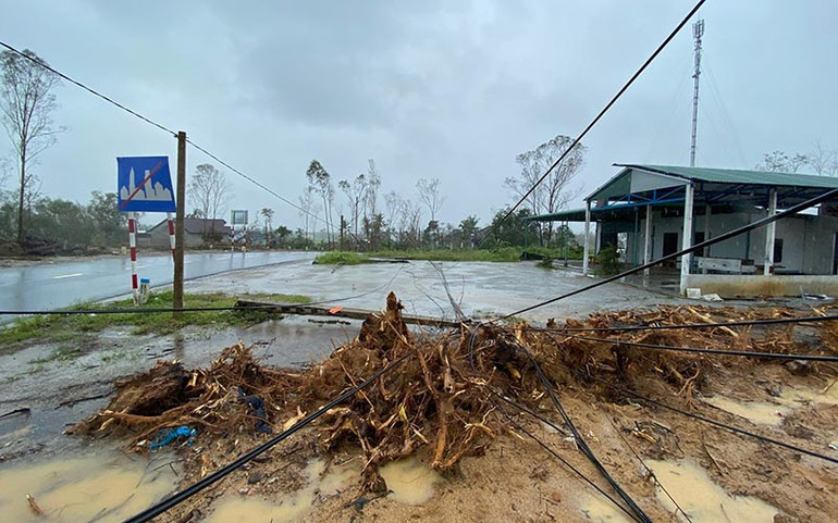 Nỗ lực khắc phục điện lưới và thông tin liên lạc -0