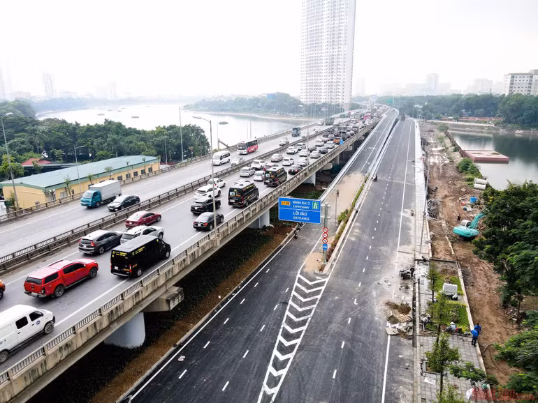 Cận cảnh cầu vượt thấp hồ Linh Đàm trước ngày khánh thành -0
