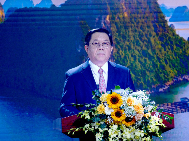 Đồng chí Nguyễn Trọng Nghĩa phát biểu tại Lễ trao giải. Trao giải cuộc thi ảnh nghệ thuật “Tổ quốc bên bờ sóng” -0