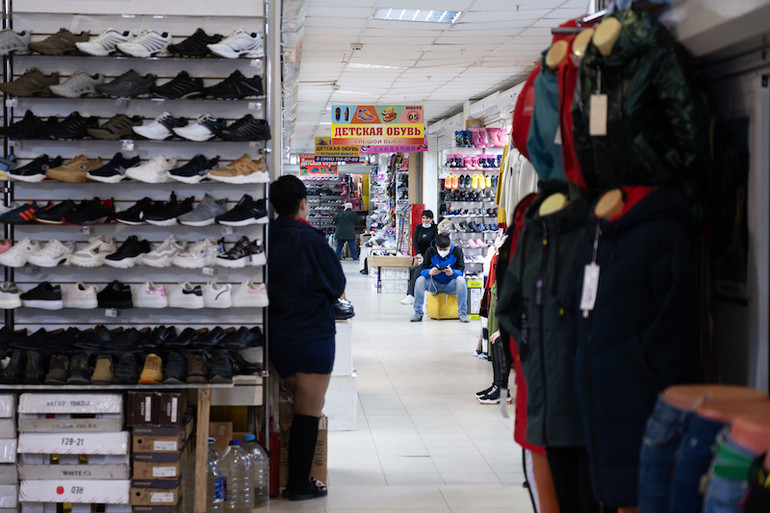 Người Việt tại Nga căng mình chống Covid-19 -0