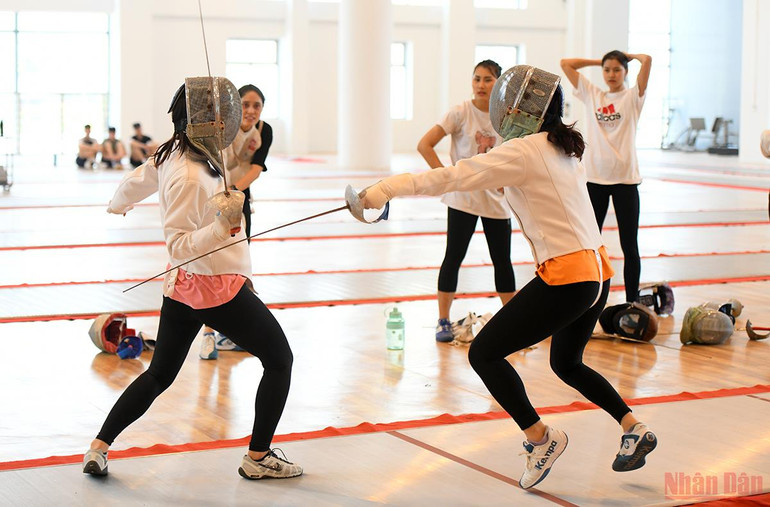 Một ngày của đội tuyển đấu kiếm Việt Nam -0