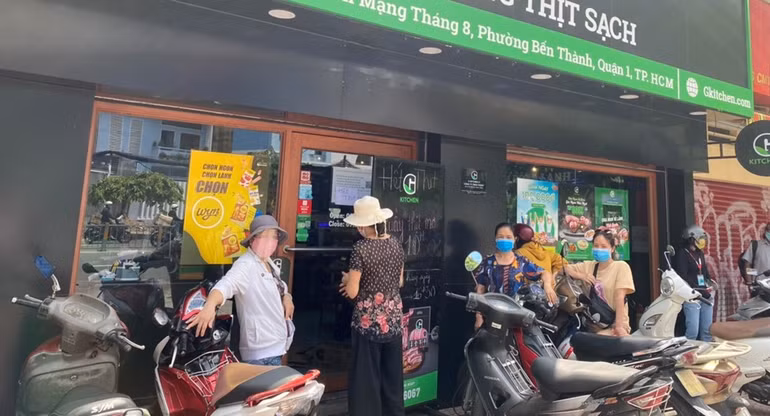 Người dân TP Hồ Chí Minh đổ ra đường như không hề có dịch -0