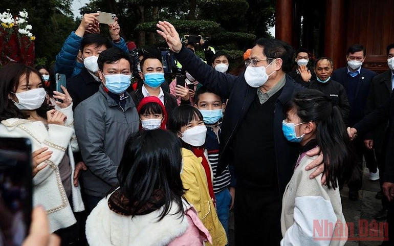 Thủ tướng Phạm Minh Chính dâng hương tưởng niệm Chủ tịch Hồ Chí Minh -0