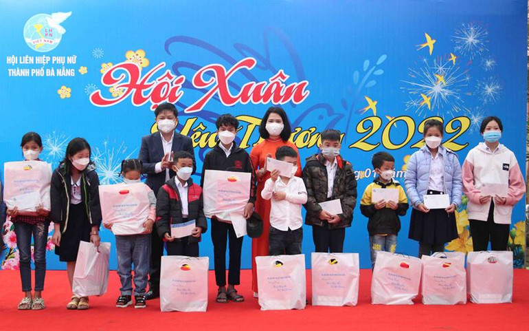 Rộn ràng “Hội Xuân yêu thương” -0