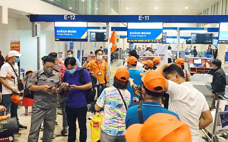 Du lịch tiêm vaccine Covid-19: vì sao phải tạm ngừng? -0