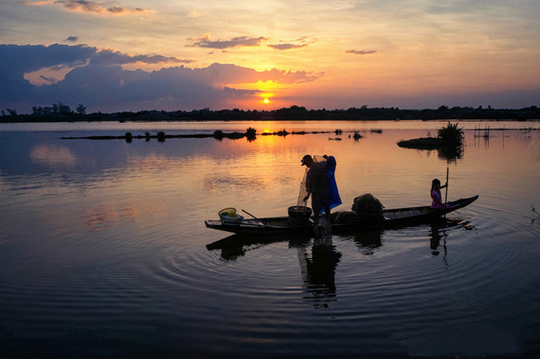 Khung cảnh hoàng hôn thanh bình ở Cồn Tộc (Ảnh: dulichvietnam) Thừa Thiên - Huế thí điểm phát triển kinh tế ban đêm tại Cồn Tộc -0