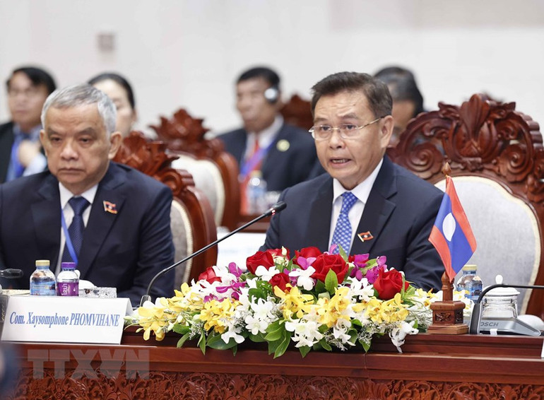 Chủ tịch Quốc hội Lào Saysomphone Phomvihane phát biểu. (Ảnh: Doãn Tấn/TTXVN) Chủ tịch Quốc hội Vương Đình Huệ hội đàm với Chủ tịch Quốc hội Lào -8