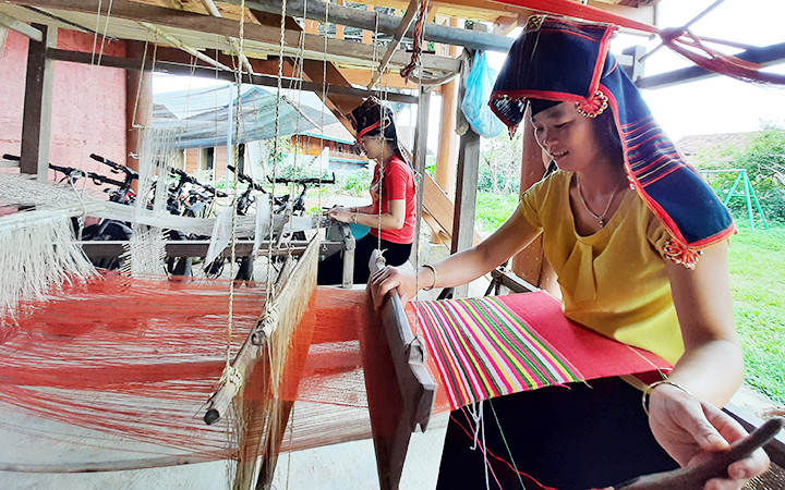 Giữ gìn nếp nhà Thái cổ Che Căn -0