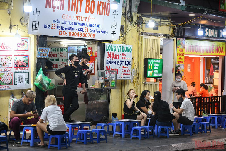 Hà Nội chính thức bỏ quy định quán ăn được mở cửa đến 21 giờ -0