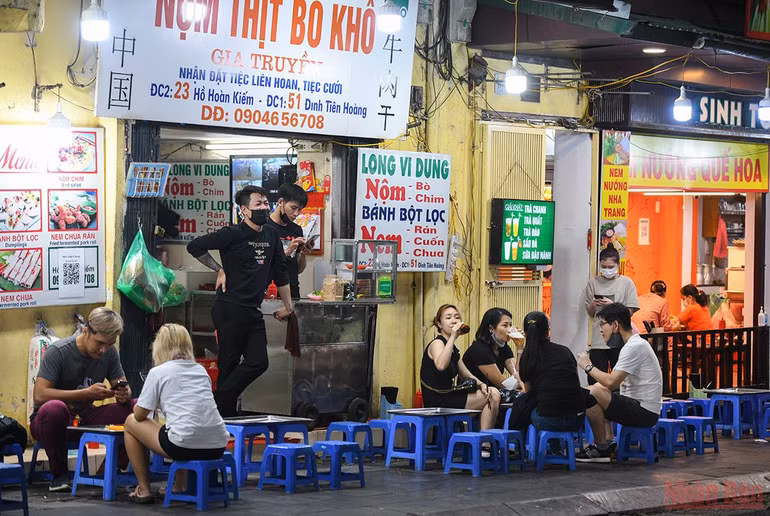 Hà Nội chính thức bỏ quy định quán ăn được mở cửa đến 21 giờ -0