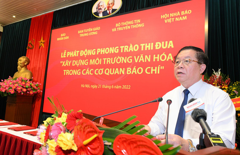 Đồng chí Nguyễn Trọng Nghĩa, Bí thư Trung ương Đảng, Trưởng Ban Tuyên giáo Trung ương phát biểu chỉ đạo. (Ảnh: THÀNH ĐẠT) Phát động phong trào thi đua “Xây dựng môi trường văn hóa trong các cơ quan báo chí” -0