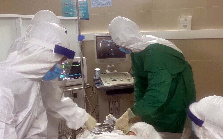 Nguy cơ lây lan dịch khi người dân tự đến viện khi test nhanh dương tính -0