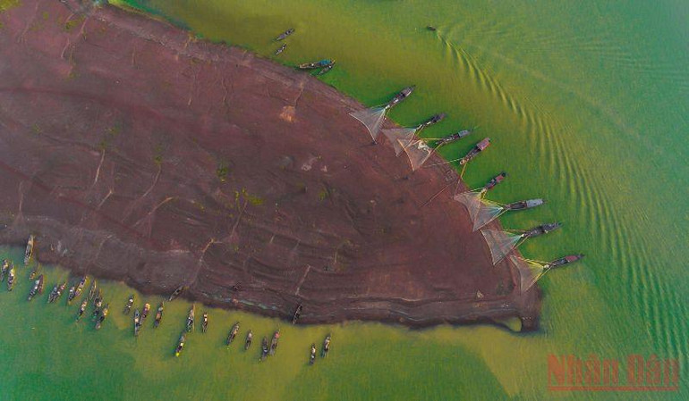 Bến Nôm đẹp ngỡ ngàng mùa nước cạn -0