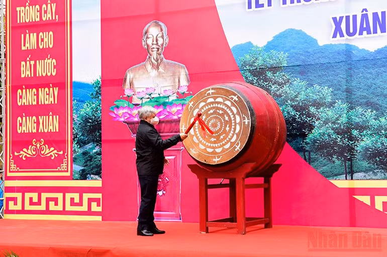 Tuyên Quang phát động thi đua và Tết trồng cây “Đời đời nhớ ơn Bác Hồ” Xuân Nhâm Dần 2022 -0