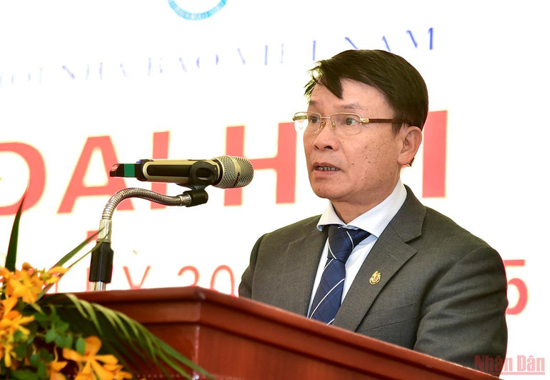 Đồng chí Nguyễn Đức Lợi, Ủy viên Thường vụ Hội Nhà báo Việt Nam, nguyên Tổng Giám đốc Thông tấn xã Việt Nam thông qua Quy chế bầu cử Ban Chấp hành. (Ảnh: Thành Đạt) Khai mạc phiên trù bị Đại hội Hội Nhà báo Việt Nam lần thứ XI -0