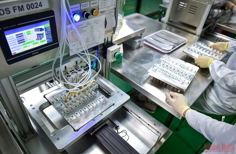 Cận cảnh quy trình sản xuất kit Test nhanh kháng nguyên SARS-CoV-2 “Made in Viet Nam” -0