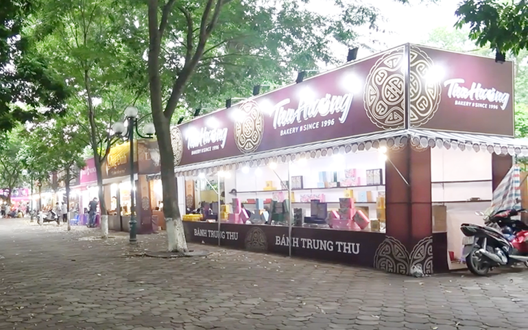 Tấp nập người bán, thưa thớt người mua -0