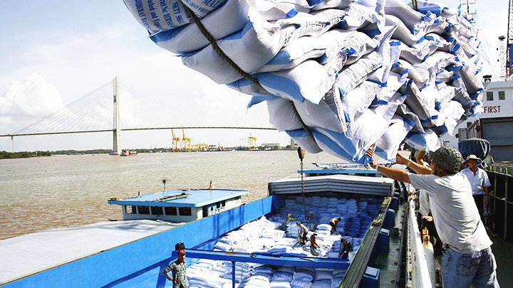 Hướng đến phát triển xuất nhập khẩu bền vững -0