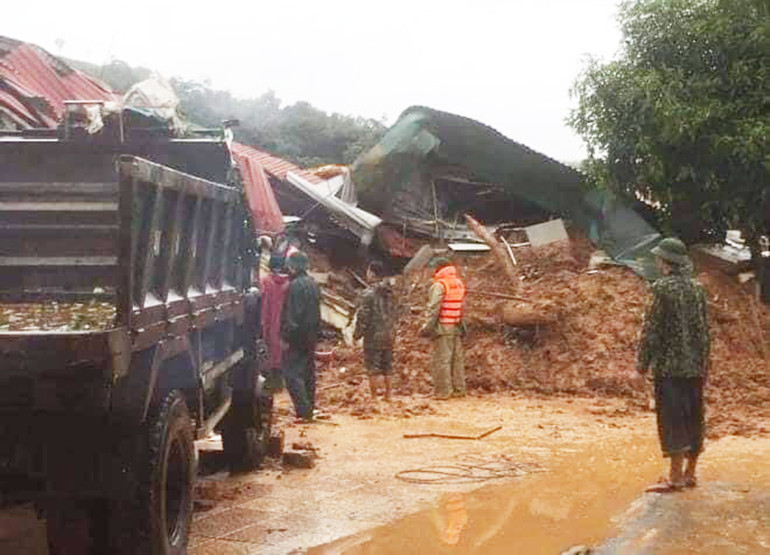 Sạt lở đất tại Quảng Trị vùi lấp nhiều cán bộ, chiến sĩ: Đã tìm thấy ba thi thể đầu tiên -0