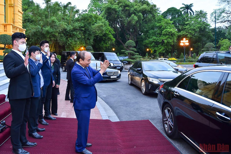 Chủ tịch nước Nguyễn Xuân Phúc tiếp Chủ tịch Hạ viện Cộng hòa Ấn Độ  -0