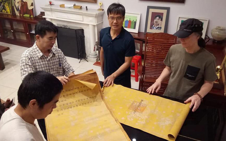 Thiêng liêng hương sử -0