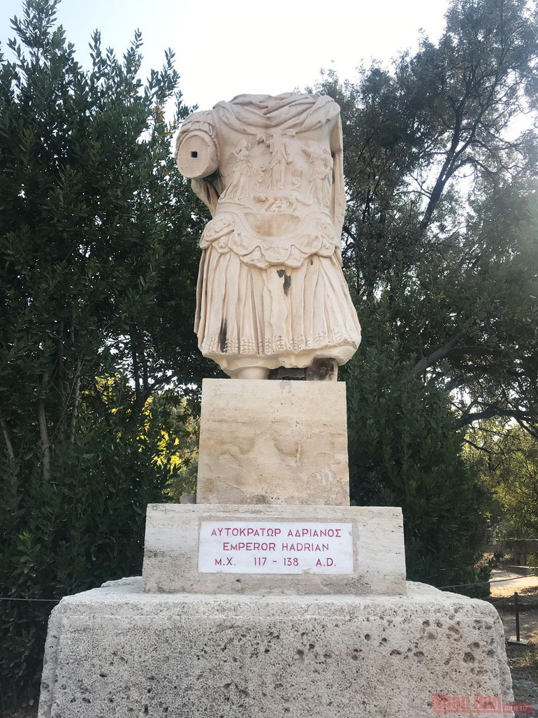 Kỳ 1: Nơi những vị thần vẫn ngự trị trên đỉnh thiêng -0