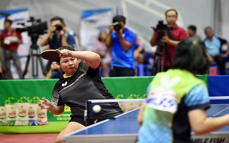 Trận chung kết đơn nữ và đơn nam hấp dẫn, kịch tính -1