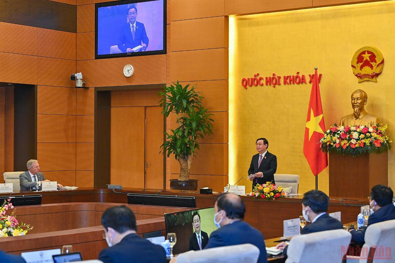Chủ tịch Quốc hội Vương Đình Huệ phát biểu tại buổi làm việc với Hội đồng kinh doanh Hoa Kỳ - ASEAN và các doanh nghiệp Hoa Kỳ. (Ảnh: Duy Linh) Nỗ lực tạo môi trường kinh doanh thuận lợi cho các nhà đầu tư Hoa Kỳ -0