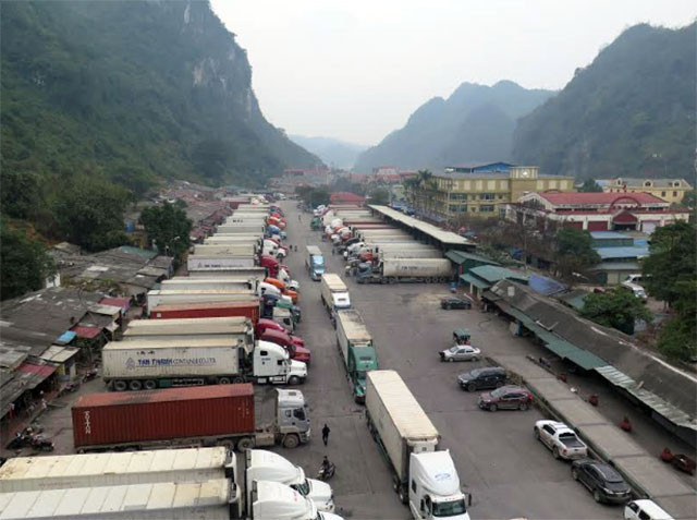 Nhiều rủi ro khi buôn bán tiểu ngạch qua biên giới Lạng Sơn ảnh 1 Nhiều rủi ro khi buôn bán tiểu ngạch qua biên giới Lạng Sơn ảnh 1