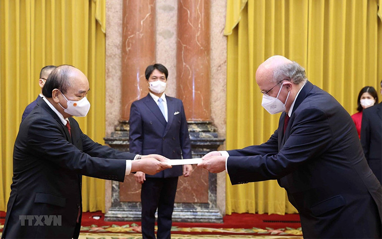 Chủ tịch nước tiếp Đại sứ các nước Uruguay, Phần Lan và Áo -0