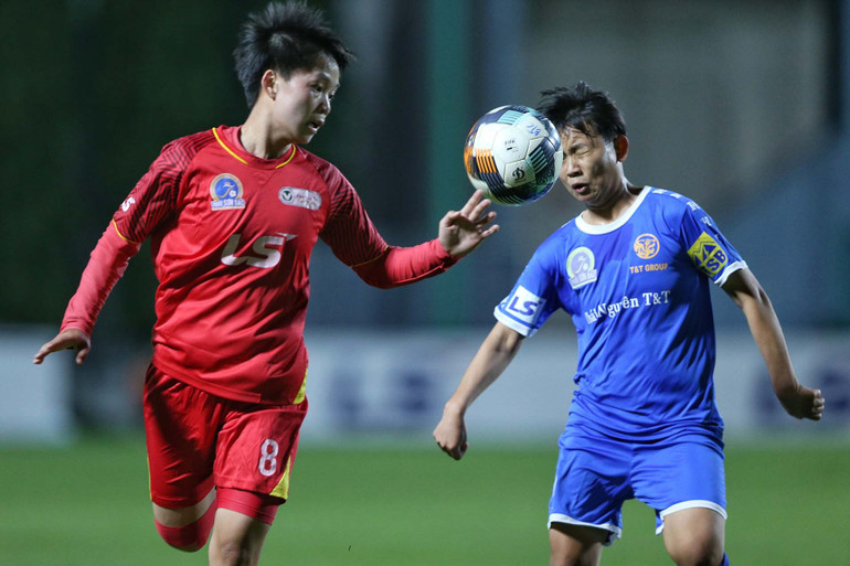 Đương kim vô địch khẳng định sức mạnh -0