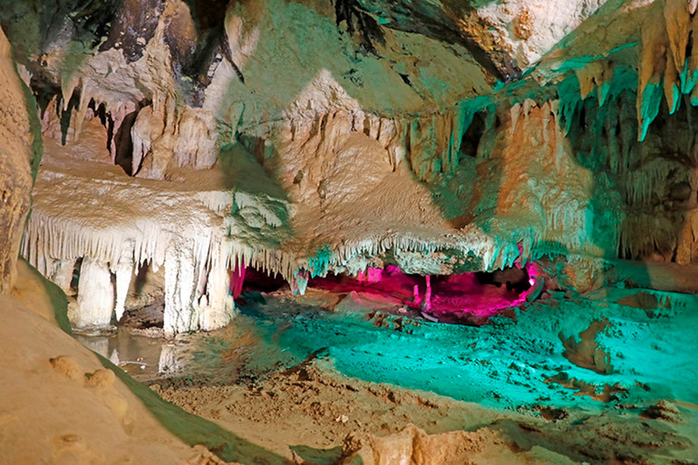 Độc đáo quần thể hang động ở Cao Phong, Hòa Bình ảnh 13 Độc đáo quần thể hang động ở Cao Phong, Hòa Bình -1