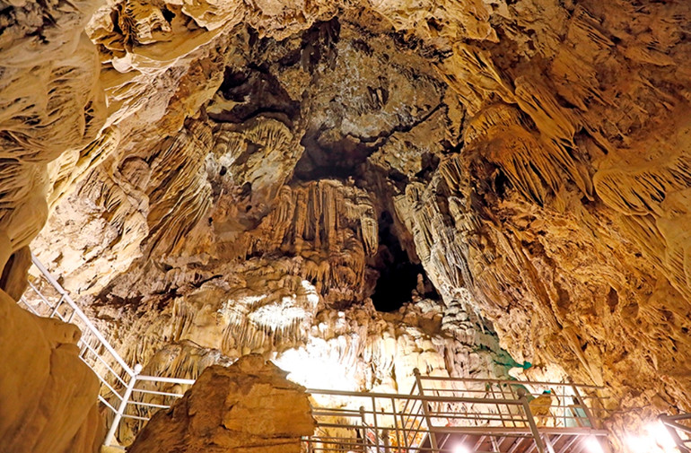 Độc đáo quần thể hang động ở Cao Phong, Hòa Bình -0