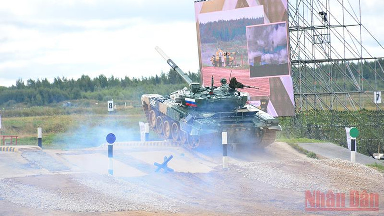 Đội tuyển Nga tạm dẫn đầu với màn trình diễn ngoạn mục -0