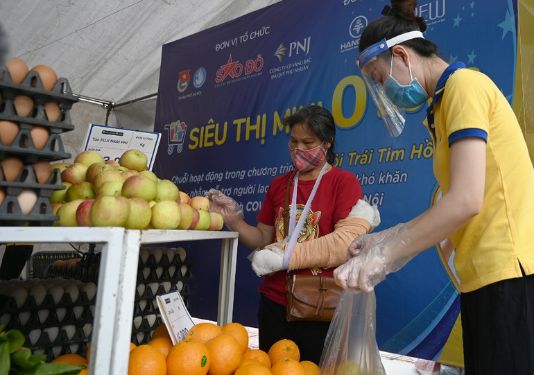 Tiếp sức người hoàn cảnh khó khăn trong những ngày giãn cách -0