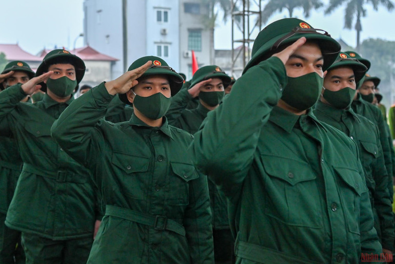 241 tân binh huyện Đông Anh được tuyển chọn tham gia nhập ngũ đợt này. (Ảnh: Duy Linh) 30 quận huyện, thị xã Hà Nội tổ chức lễ giao nhận quân năm 2022 -0