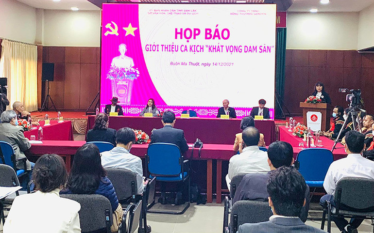 Quang cảnh buổi họp báo giới thiệu về tác phẩm ca kịch “Khát vọng Dam Săn”. Khát vọng Dam Săn - Khát vọng Tây Nguyên -0