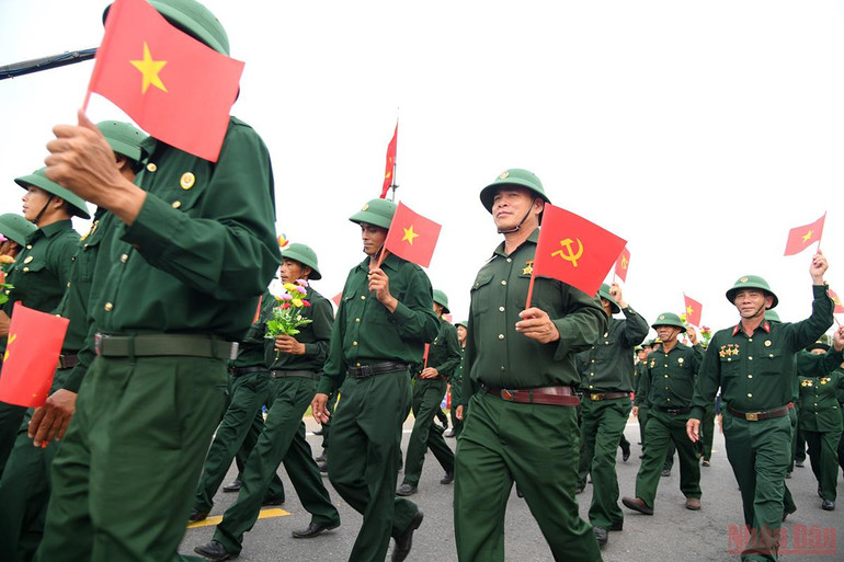 Chủ tịch nước Nguyễn Xuân Phúc dự Lễ thượng cờ thống nhất non sông -0