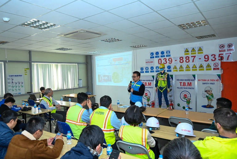 Lắp ráp máy đào hầm đầu tiên tuyến đường sắt đô thị Nhổn – Ga Hà Nội -0