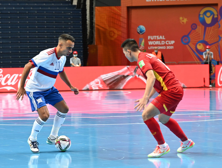 Mang ý chí kiên cường, đội tuyển futsal Việt Nam thua sát nút 2-3 Nga -0