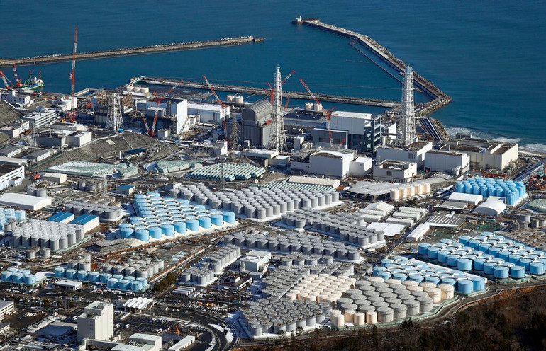 Các bồn chứa nước nhiễm phóng xạ đã qua xử lý tại nhà máy điện hạt nhân Fukushima. Ảnh: Kyodo News. Nhật Bản tuyên bố xả nước thải ở Fukushima ra biển -0