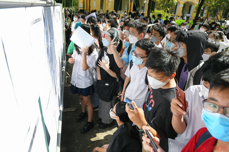 Hà Nội: Thí sinh làm thủ tục dự thi vào lớp 10 THPT công lập -0
