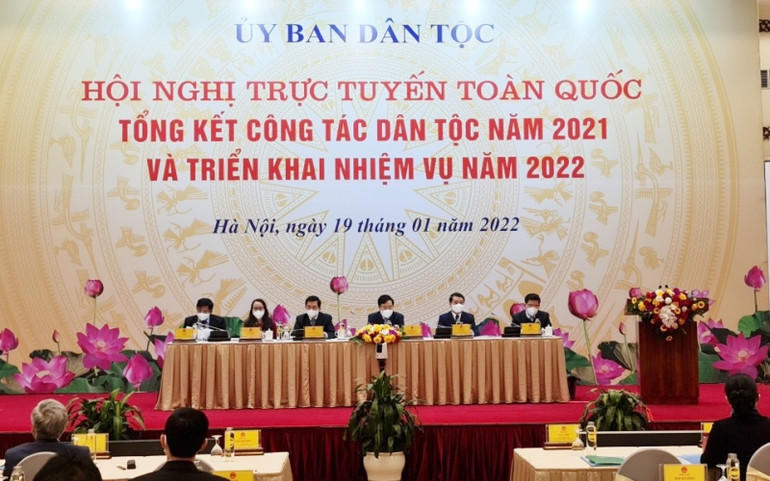 Phó Thủ tướng Thường trực Chính phủ Phạm Bình Minh cùng các đồng chí lãnh đạo Ủy ban Dân tộc chủ trì hội nghị. Đổi mới công tác xây dựng, tổ chức thực hiện chính sách dân tộc trong tình hình mới -0