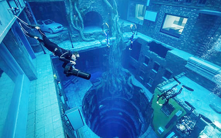 Sau tòa tháp cao nhất thế giới, Dubai mở cửa bể lặn sâu nhất thế giới -0