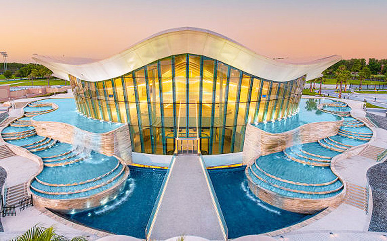 Sau tòa tháp cao nhất thế giới, Dubai mở cửa bể lặn sâu nhất thế giới -0