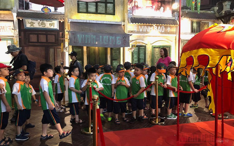 Vui Tết Trung thu “Lung linh trăng rằm”  tại Hoàng thành Thăng Long -0