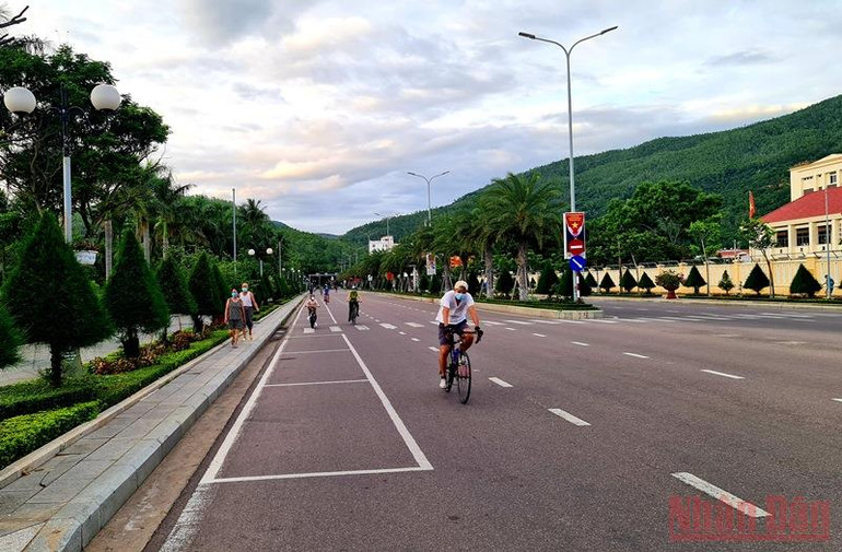 Thành phố Quy Nhơn trong ngày đầu bình thường mới -0